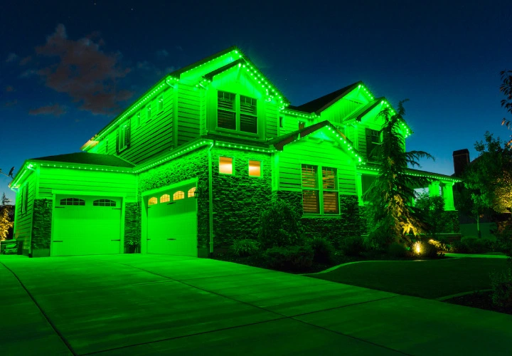 Garage soffit lighting